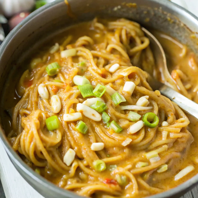 One Pot Spicy Garlic Almond Butter Noodles